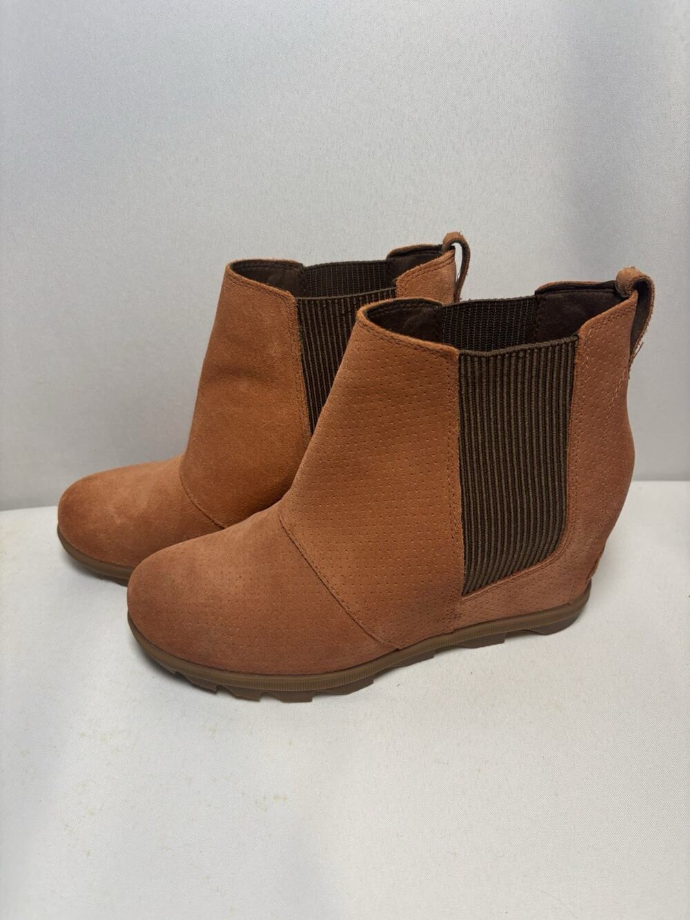 Sorel Joan of Arctic Wedge II Chelsea Boots Orange/Brown Suede W9